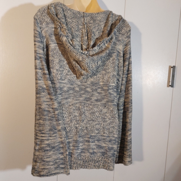 Woman's long sleeve sweater - Picture 7 of 8